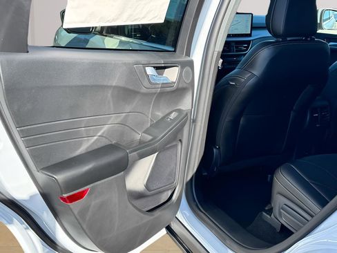New 2026 Ford Escape Platinum w/ Premium Technology Package image 32