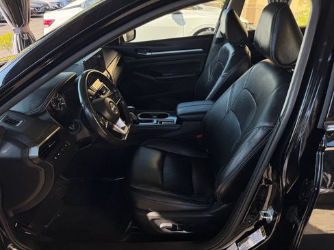 Used 2023 Nissan Altima 2.5 SL FWD image 9