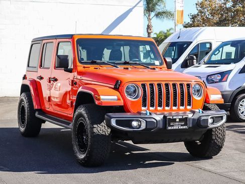 Used 2023 Jeep Wrangler Unlimited Sahara AWD/4WD image 3