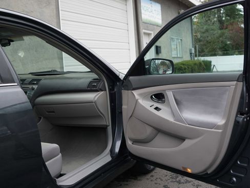 Used 2009 Toyota Camry Hybrid image 31