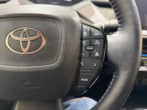 Used 2025 Toyota Prius Limited image 27