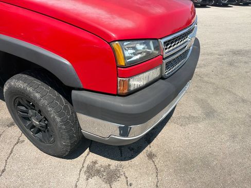 Used 2005 Chevrolet Silverado 2500 LS AWD/4WD image 38