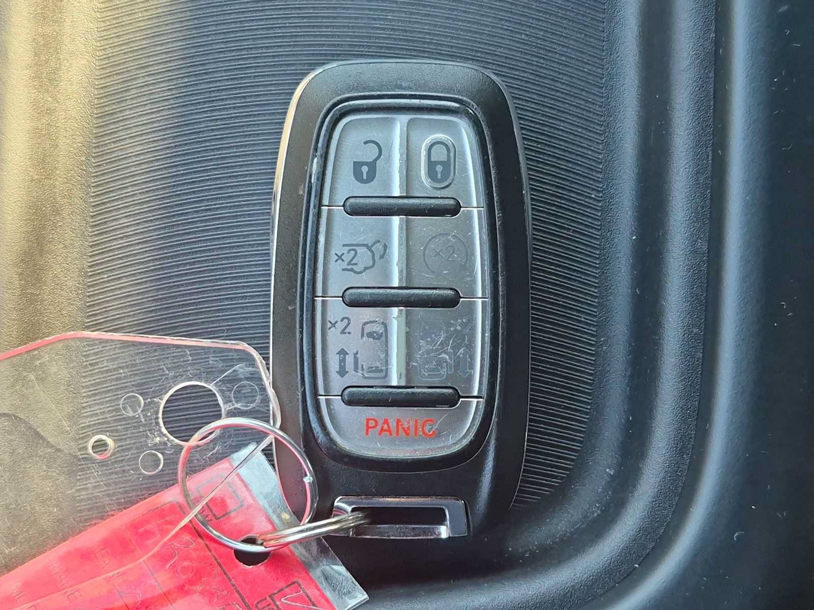 Used 2019 Chrysler Pacifica Touring Plus w/ S Appearance Package FWD image 33