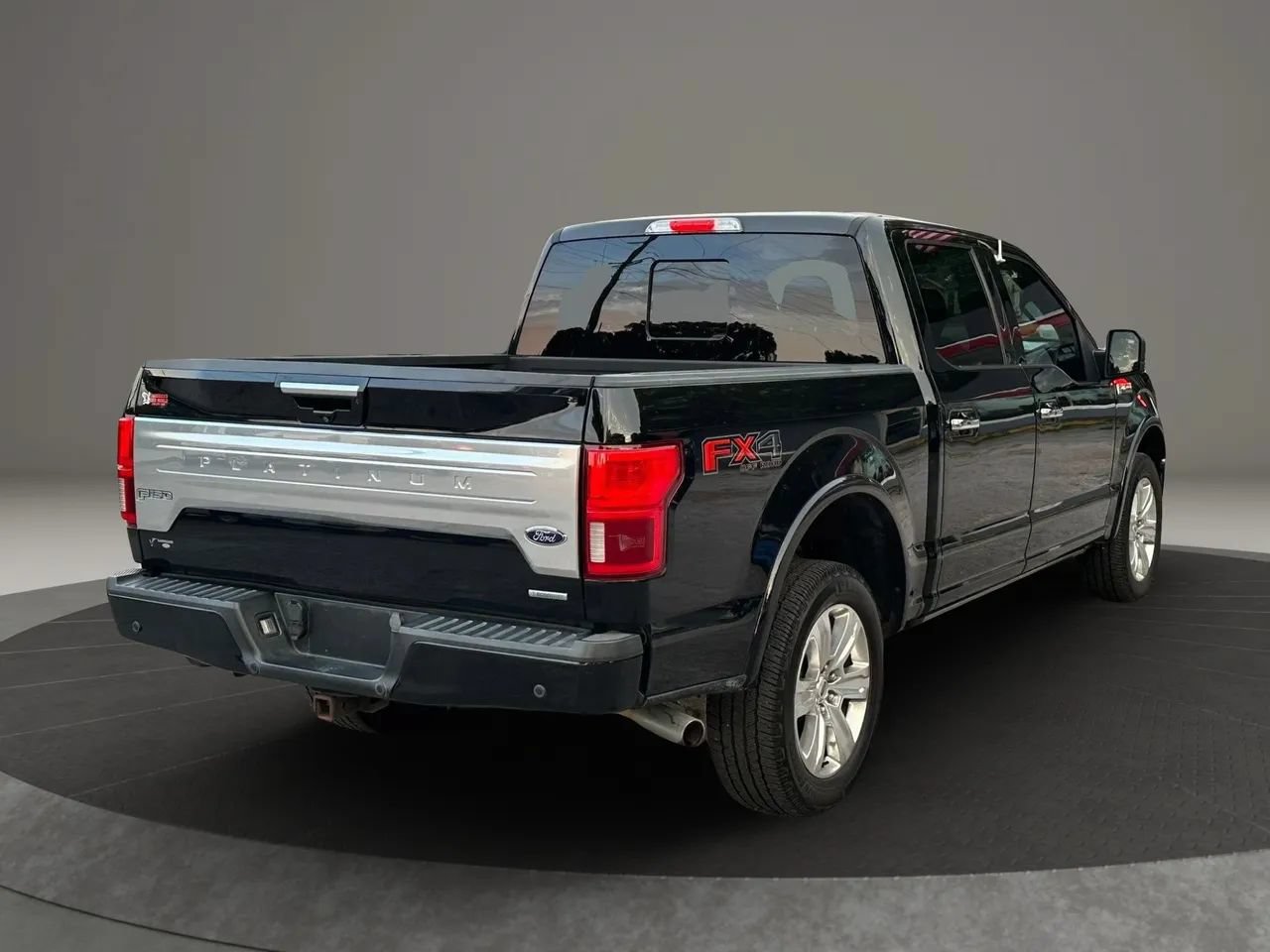 Used 2019 Ford F150 Platinum w/ Trailer Tow Package AWD/4WD image 3
