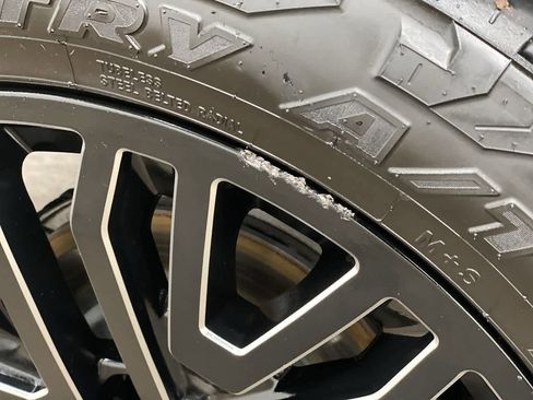 Used 2021 GMC Yukon XL SLT w/ SLT Luxury Plus Package image 29