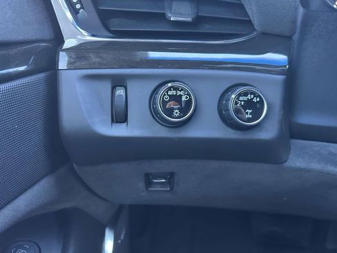 Used 2017 Cadillac Escalade ESV Platinum image 24