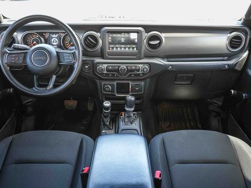 Used 2023 Jeep Gladiator Sport AWD/4WD image 13