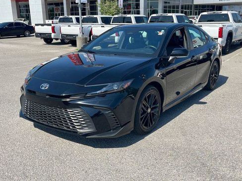 Certified 2025 Toyota Camry SE FWD image 7