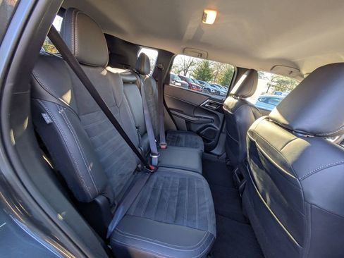 Used 2024 Mitsubishi Outlander SE image 27