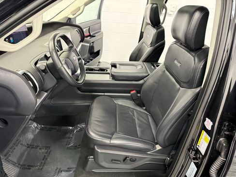 Used 2025 Ford Expedition Max Platinum AWD/4WD image 13
