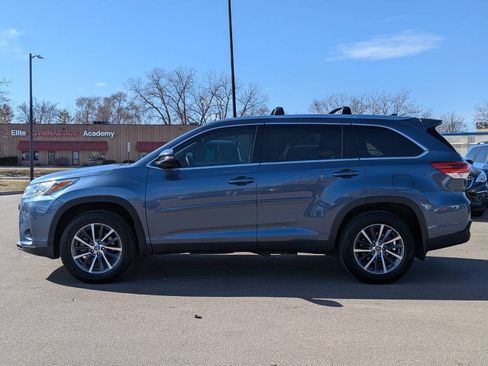 Used 2019 Toyota Highlander XLE FWD image 8