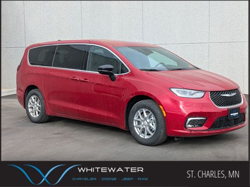 New 2026 Chrysler Pacifica Select image 1