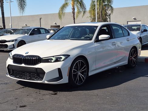 Used 2023 BMW 330i Sedan w/ M Sport Package RWD image 5