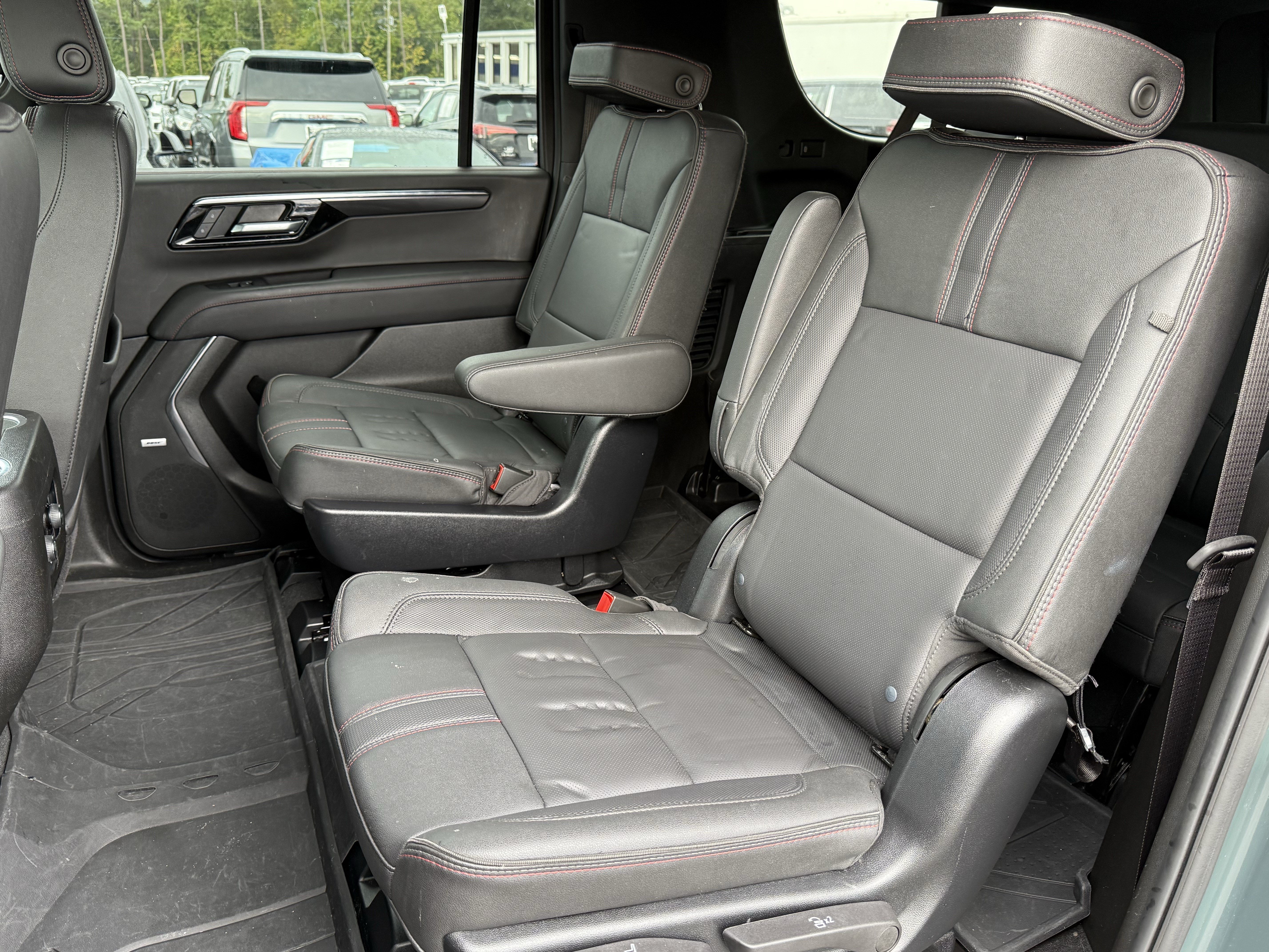 Used 2026 Chevrolet Suburban RST w/ Comfort Package AWD/4WD image 35
