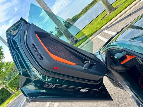 Used 2025 Lamborghini Revuelto AWD/4WD image 19