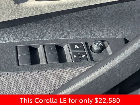 Used 2025 Toyota Corolla LE FWD image 34
