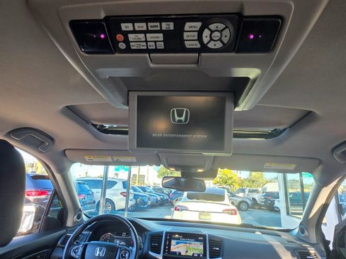 Used 2017 Honda Pilot Elite image 15