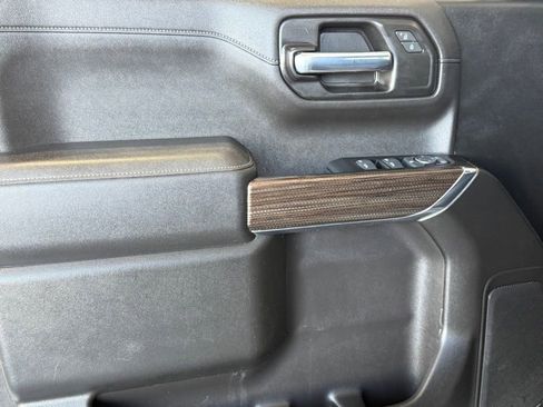 Used 2022 Chevrolet Silverado 1500 LT image 17