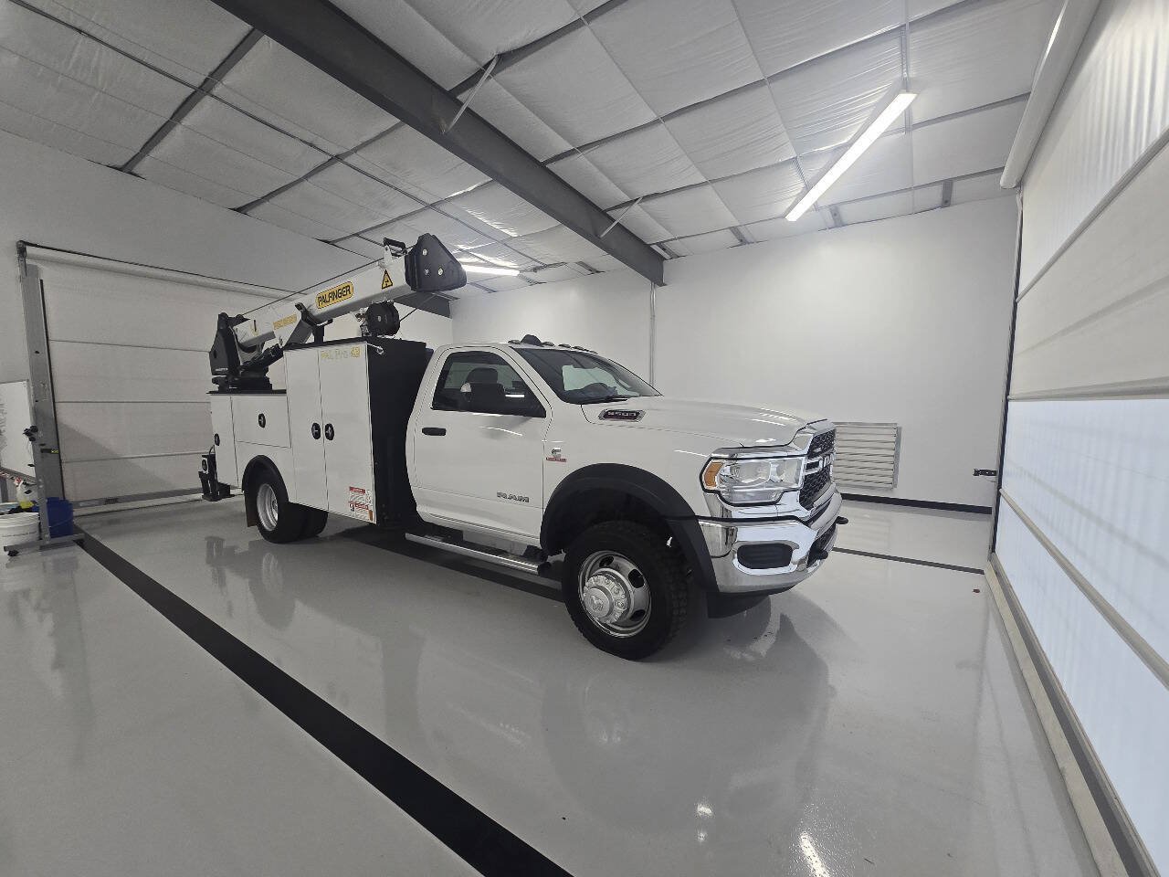 Used 2022 RAM 5500 Tradesman AWD/4WD image 3