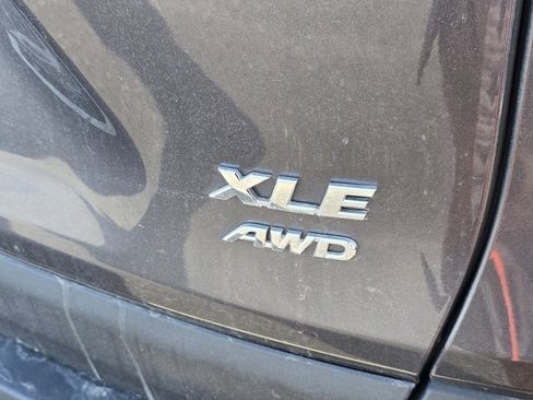 Used 2025 Toyota RAV4 XLE Premium image 10