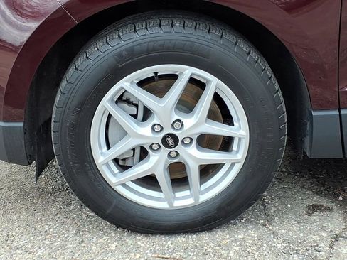 Used 2024 Ford Edge SEL image 9