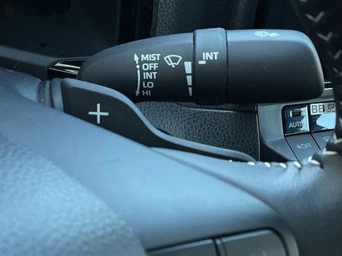 Used 2025 Toyota Camry SE image 25