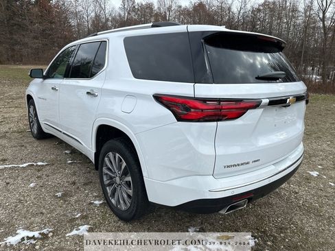 Used 2023 Chevrolet Traverse Premier image 3