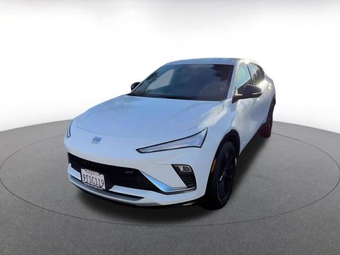 Used 2025 Buick Envista Sport Touring image 7