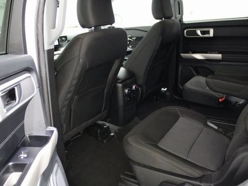Used 2023 Ford Explorer XLT image 18