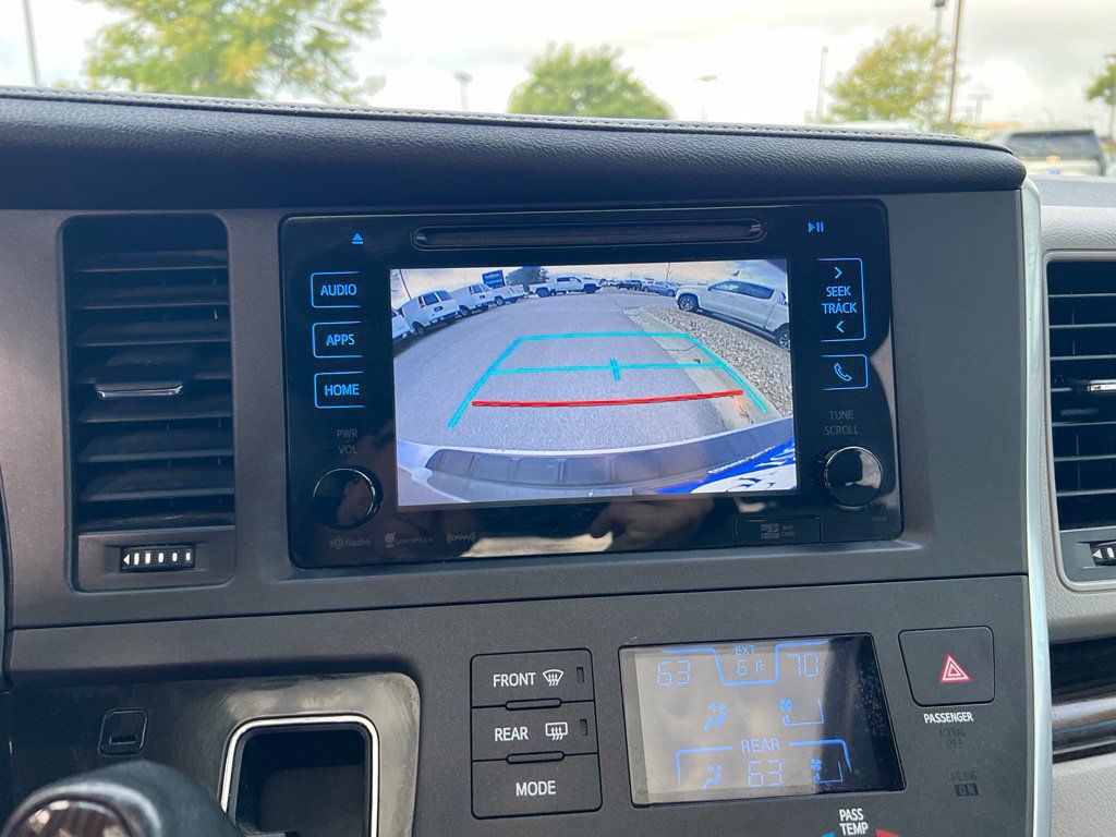 Used 2017 Toyota Sienna FWD image 34