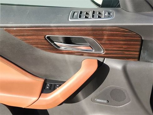 Used 2019 Jaguar F-PACE Portfolio image 25