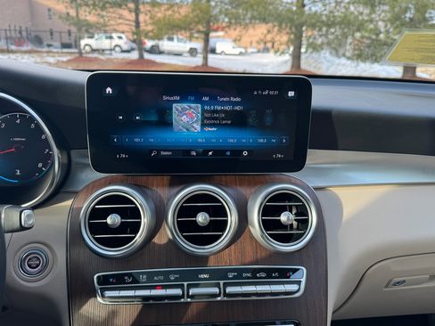 Used 2021 Mercedes-Benz GLC 300 4MATIC image 20