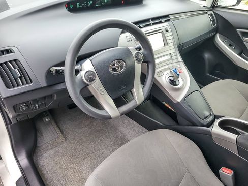 Used 2015 Toyota Prius Four image 8