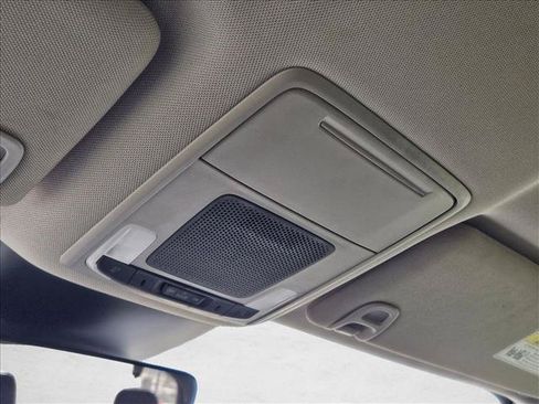 Used 2025 Honda Pilot EX-L image 13