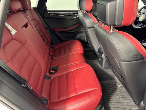 Certified 2025 Porsche Macan image 29