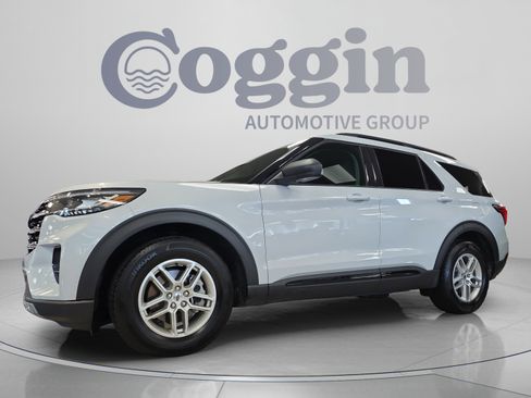 New 2026 Ford Explorer Active w/ Active Comfort Package RWD image 1