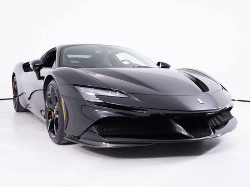 Used 2023 Ferrari SF90 Stradale image 17