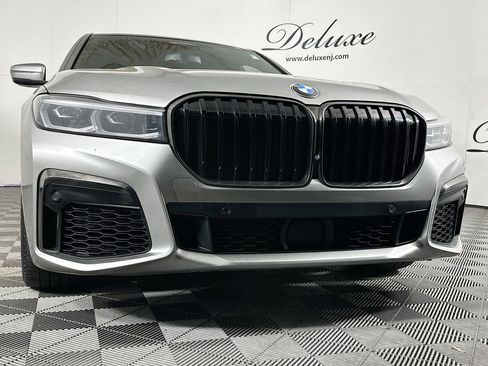 Used 2020 BMW 750i xDrive w/ Executive Package image 30