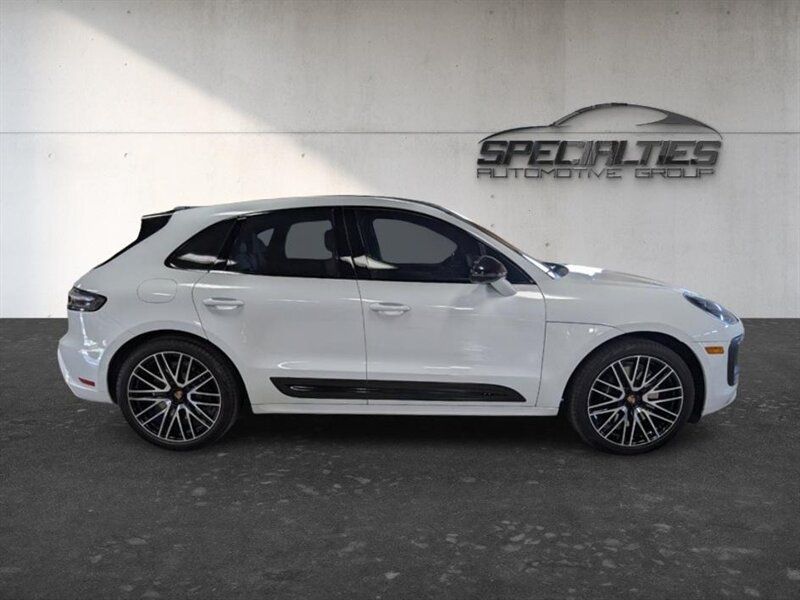 Used 2024 Porsche Macan GTS w/ Sport Chrono Package AWD/4WD image 11