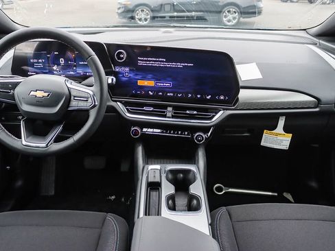 New 2026 Chevrolet Equinox EV LT image 9