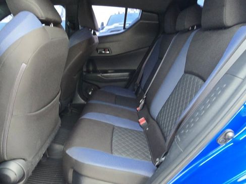 Used 2021 Toyota C-HR XLE image 16