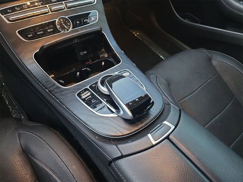 Used 2019 Mercedes-Benz E 300 image 8