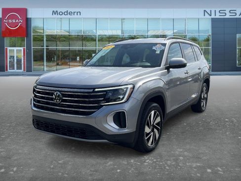 Used 2025 Volkswagen Atlas SE FWD image 1