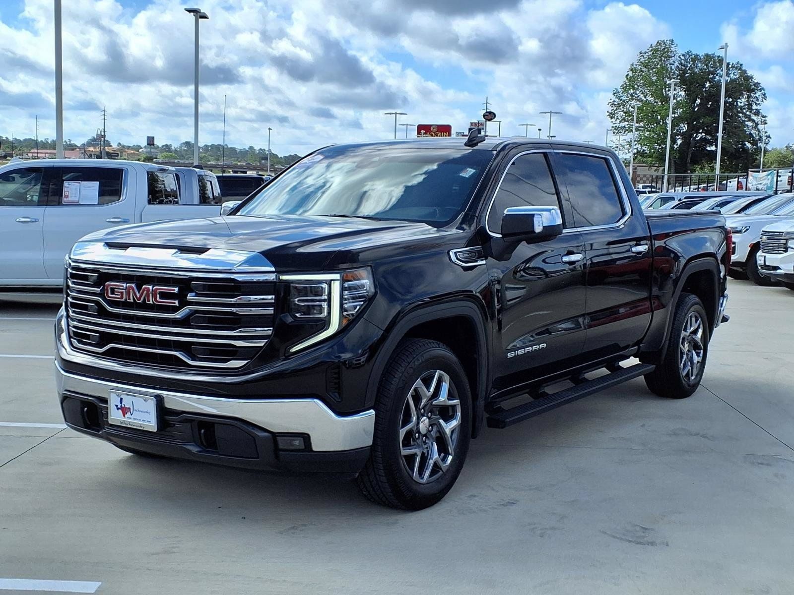 Used 2022 GMC Sierra 1500 SLT w/ SLT Convenience Package RWD image 3