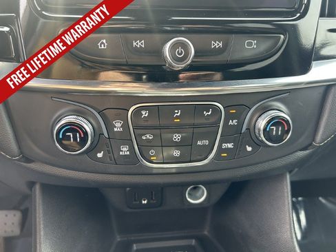 Used 2023 Chevrolet Traverse LT FWD image 25