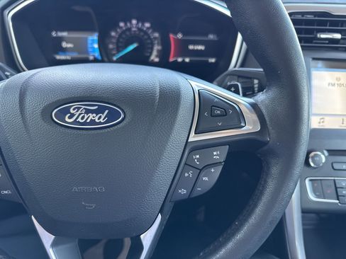 Certified 2018 Ford Fusion SE w/ Fusion SE Technology Package image 30
