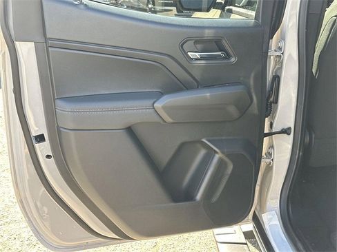 New 2026 GMC Canyon Elevation w/ LPO, Black Badging Package image 22