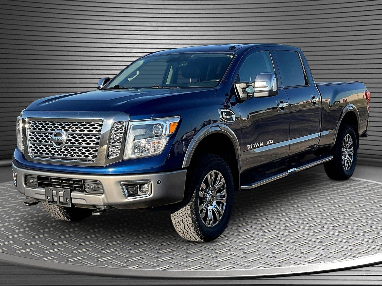 Used 2019 Nissan Titan Platinum Reserve w/ Platinum Utility Package AWD/4WD image 3