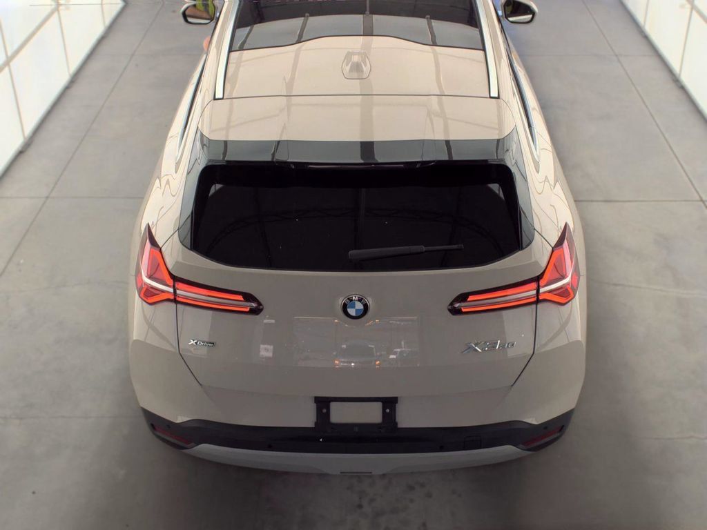 Used 2025 BMW X3 xDrive30i w/ Premium Package AWD/4WD image 3