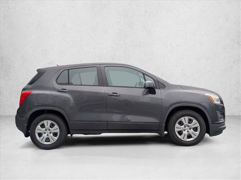 Used 2016 Chevrolet Trax LS w/ LPO, Protection Package FWD image 5
